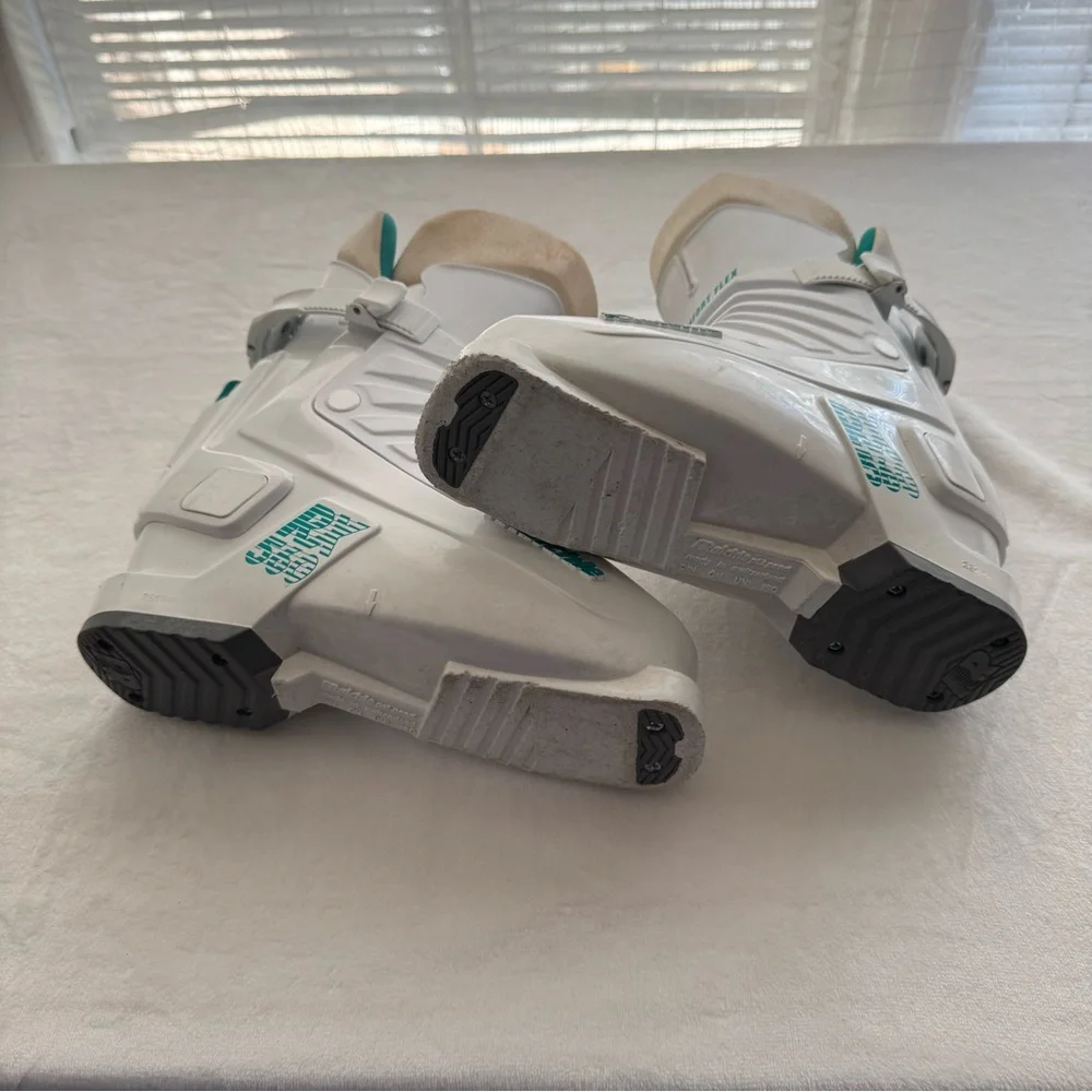 Vintage Raichle RX 560 Ski Boots Retro 80s 90s White & Teal Size 7